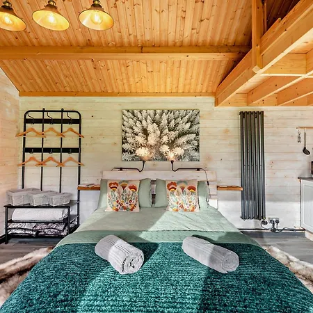 Dom wakacyjny 1 Bed In 96373 *